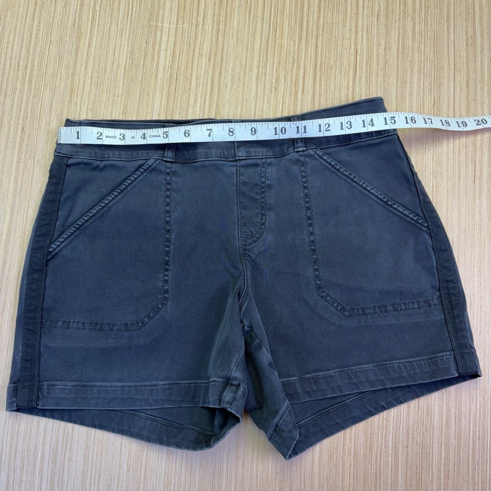 Spanx Stretch Twill Shorts 4" Women’s Medium Black Gray - Picture 3 of 7